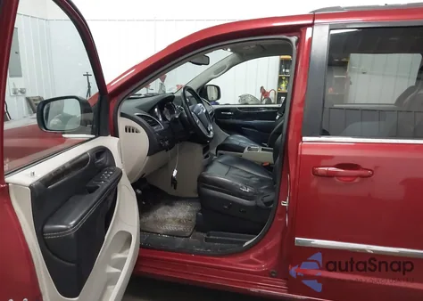 2014 Chrysler Town & Country Touring z USA, uszkodzony, nr VIN 2C4RC1BG6ER394423